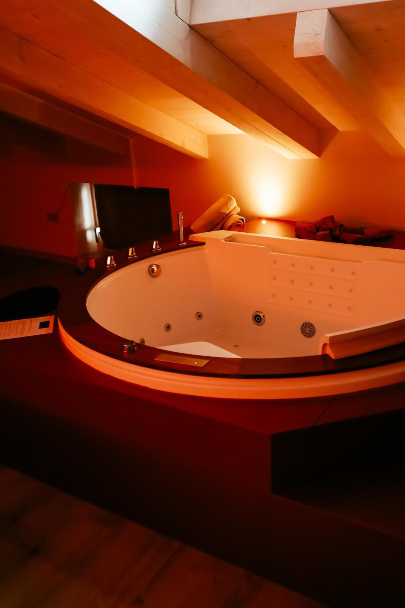 Tassullo Le Rocce Val Di Non - Quality Room & Breakfast מראה חיצוני תמונה